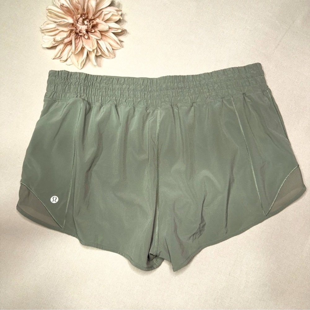 Lululemon Hotty Hot High Rise Athletic Shorts SeaMoss Green 12 - Picture 5 of 7
